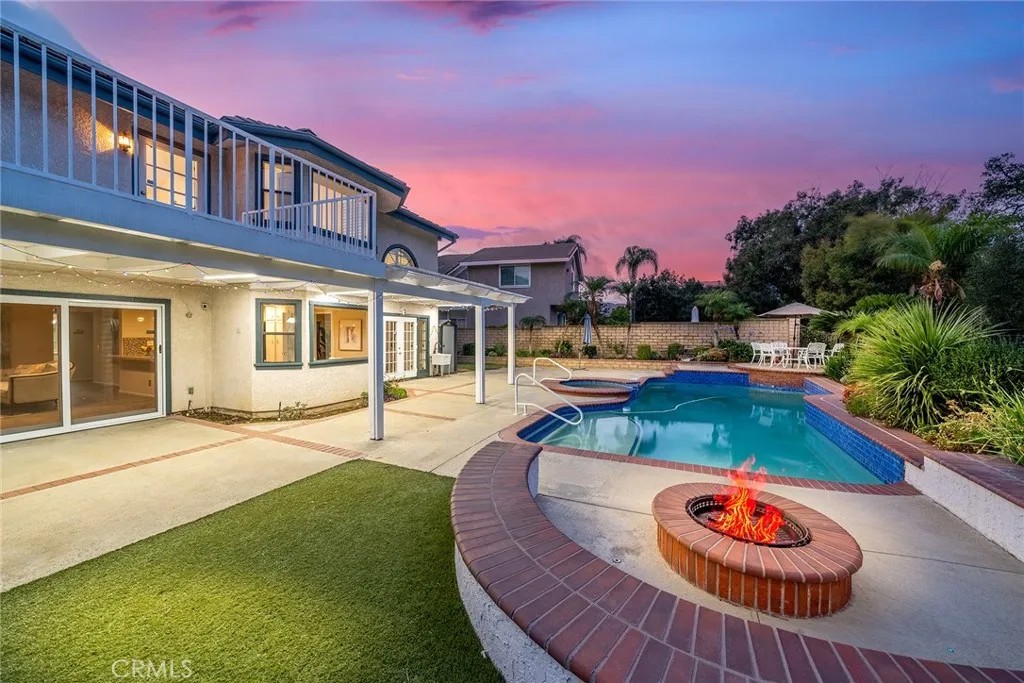 5468 Via de Mansion