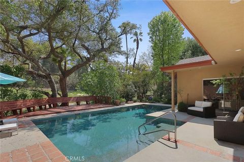 Tiny photo for 3951 Vanalden Ave, Tarzana, CA 91356 (MLS # SR25231904)