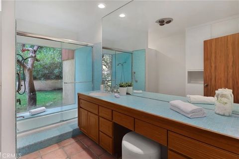 Tiny photo for 3951 Vanalden Ave, Tarzana, CA 91356 (MLS # SR25231904)