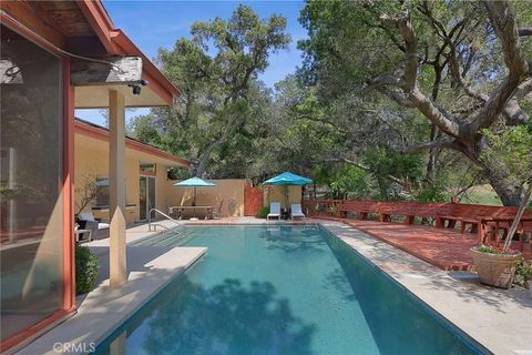 Tiny photo for 3951 Vanalden Ave, Tarzana, CA 91356 (MLS # SR25231904)