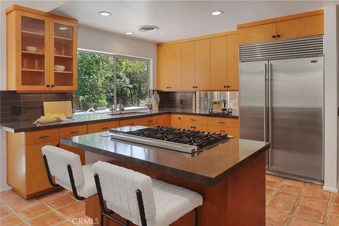Tiny photo for 3951 Vanalden Ave, Tarzana, CA 91356 (MLS # SR25231904)