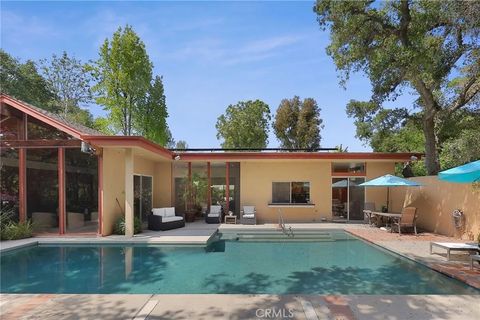 Tiny photo for 3951 Vanalden Ave, Tarzana, CA 91356 (MLS # SR25231904)