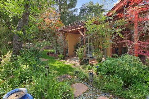 Tiny photo for 3951 Vanalden Ave, Tarzana, CA 91356 (MLS # SR25231904)