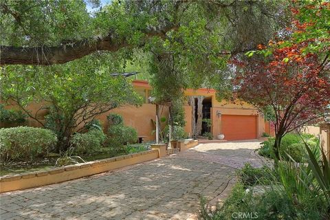 Tiny photo for 3951 Vanalden Ave, Tarzana, CA 91356 (MLS # SR25231904)