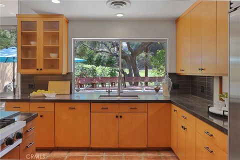 Tiny photo for 3951 Vanalden Ave, Tarzana, CA 91356 (MLS # SR25231904)