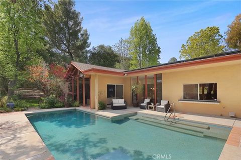 Tiny photo for 3951 Vanalden Ave, Tarzana, CA 91356 (MLS # SR25231904)