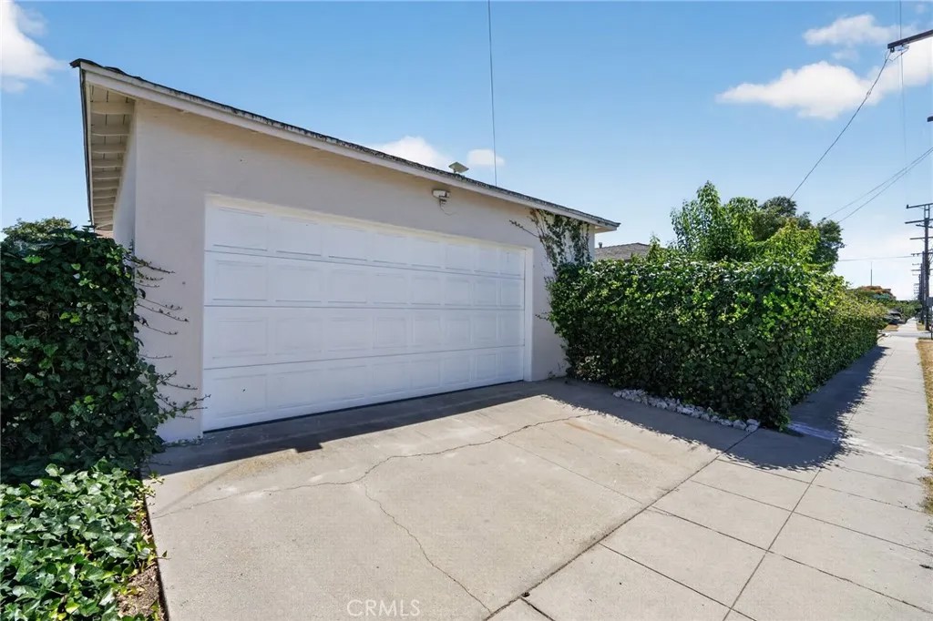 15804 Dalton Avenue