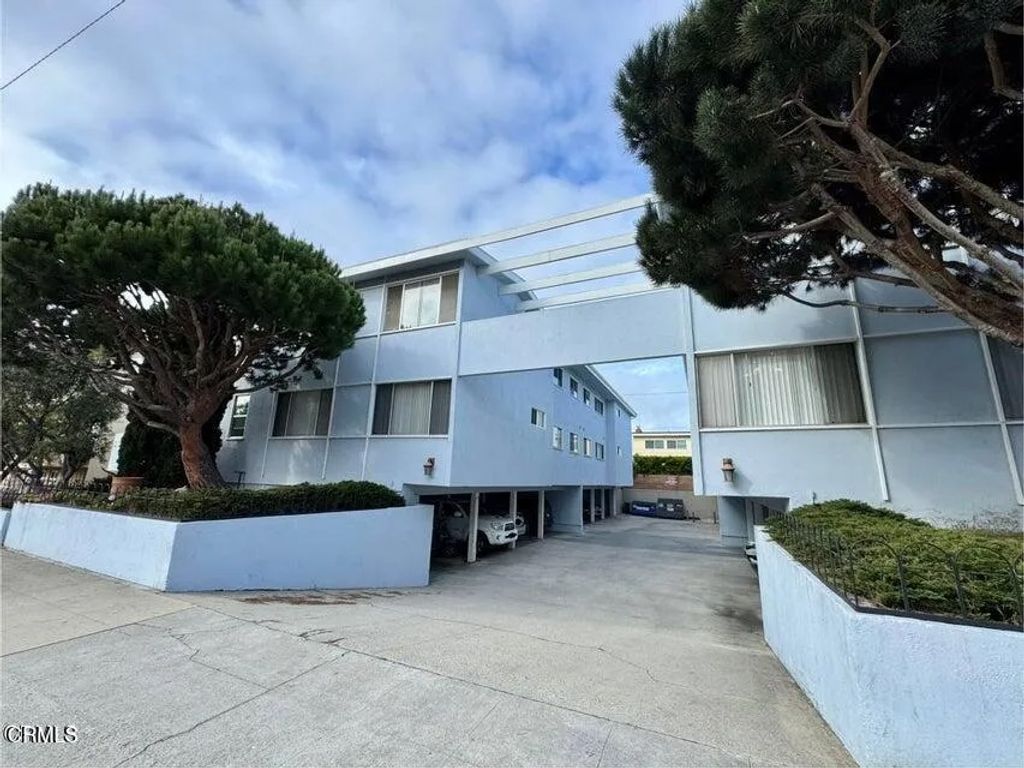 Photo of 507 Avenue G #H, Redondo Beach, CA 90277 (MLS # P1-25111)