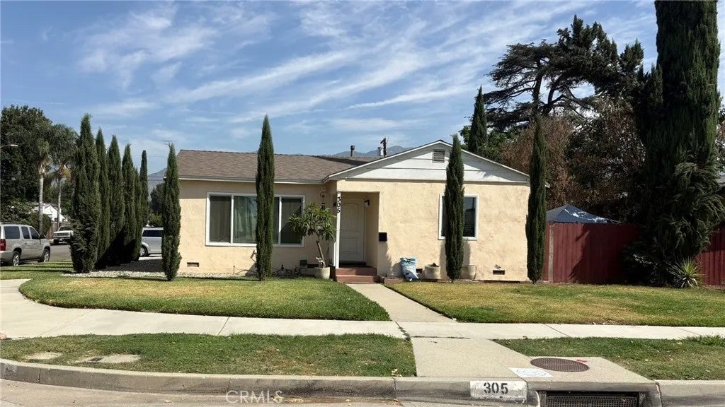 305 E Camino Real