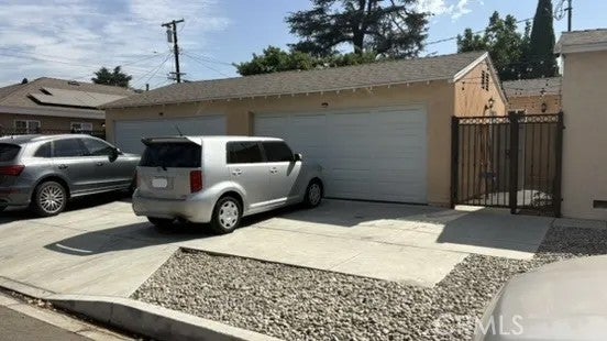 305 E Camino Real