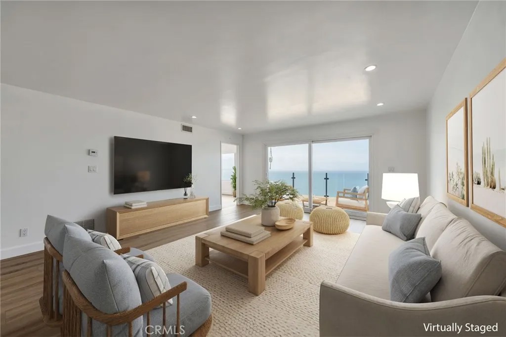 18203 Coastline 13