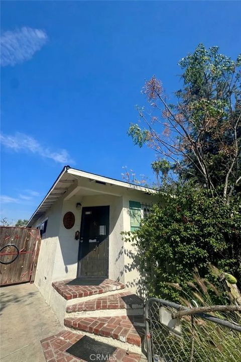 Photo of 25 E Plymouth St, Long Beach, CA 90805 (MLS # MB26043108)