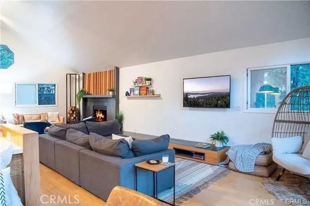 Photo of 555 Dover Court, Lake Arrowhead, CA 92352 (MLS # IG26022831)