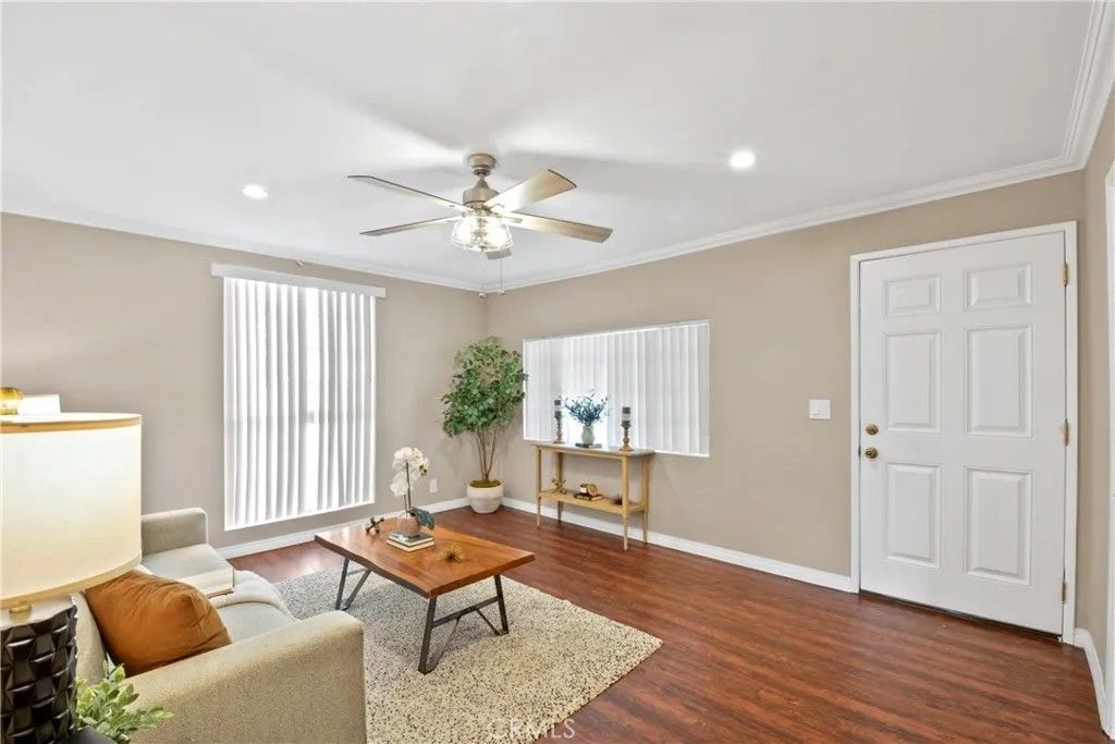 Photo of 13439 Roselle Avenue, Hawthorne, CA 90250 (MLS # SB25278882)