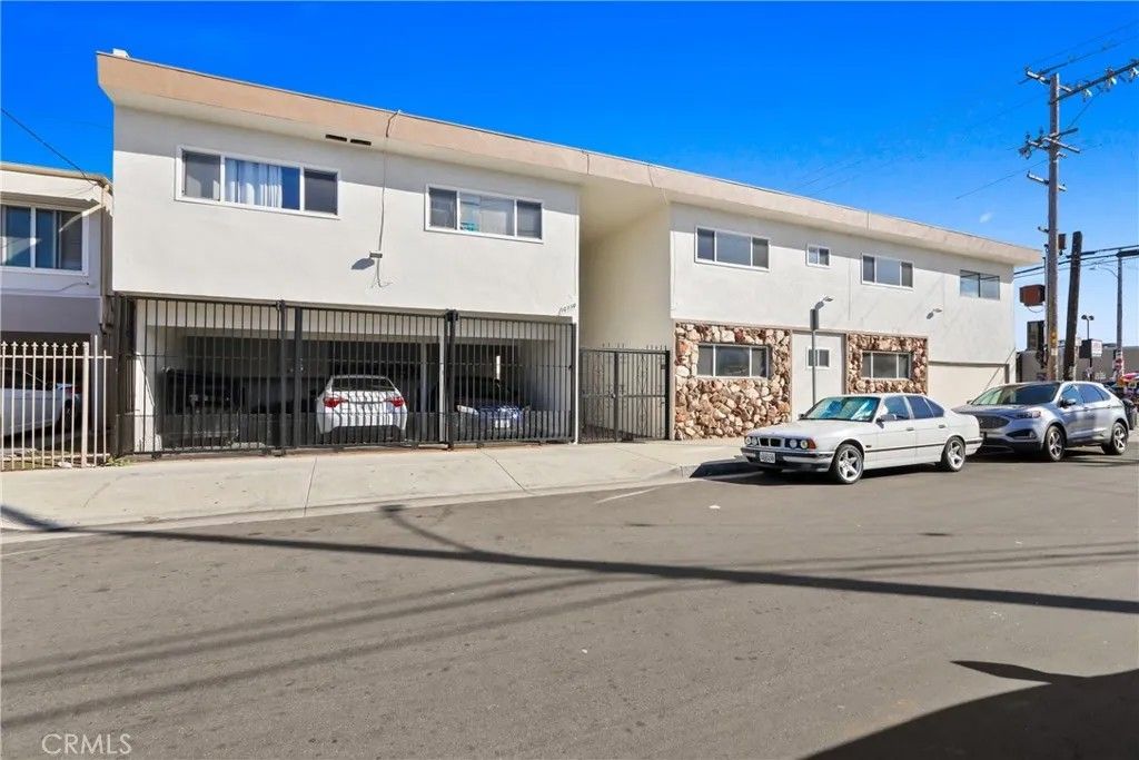 Photo of 10730 Burin Avenue, Inglewood, CA 90304 (MLS # WS26037291)