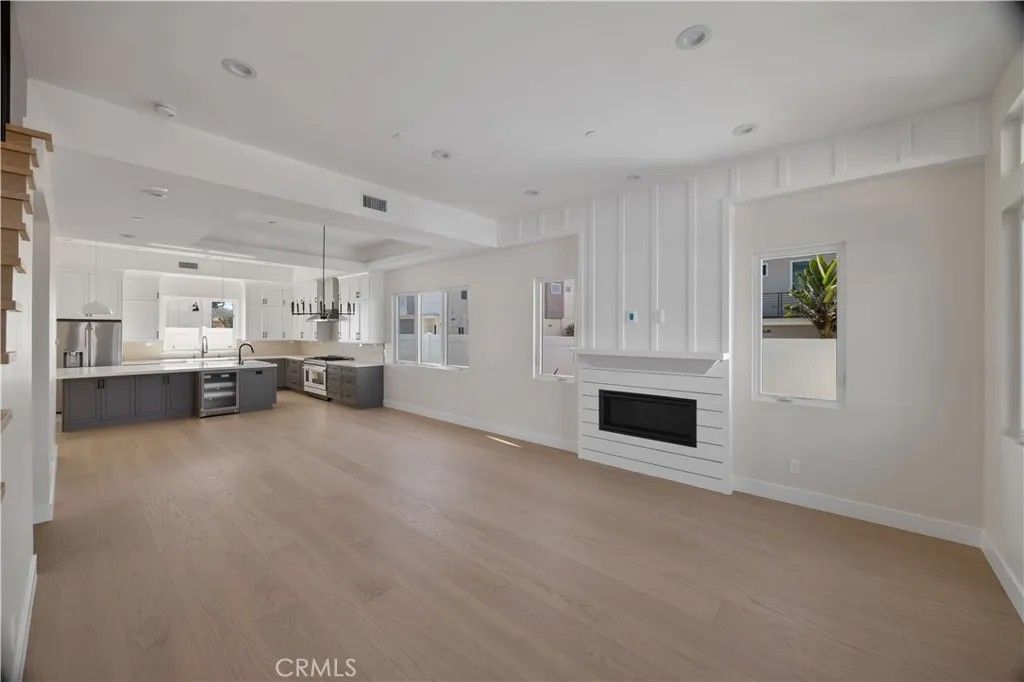 Photo of 2100 Harriman Lane, Redondo Beach, CA 90278 (MLS # SB26016034)