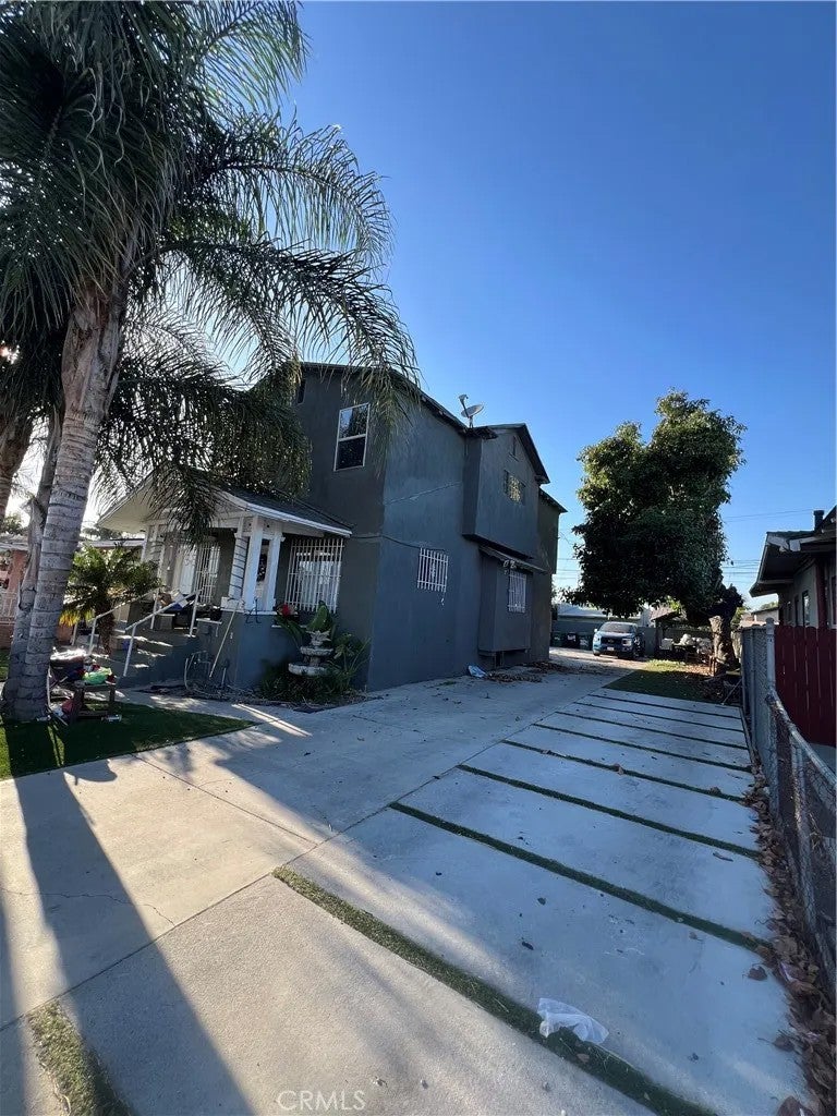 207 W 85TH PLACE