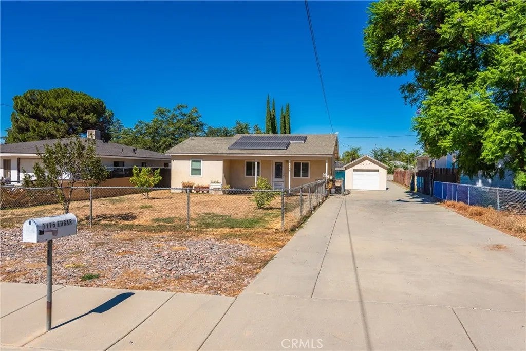 1175 Edgar Ave
