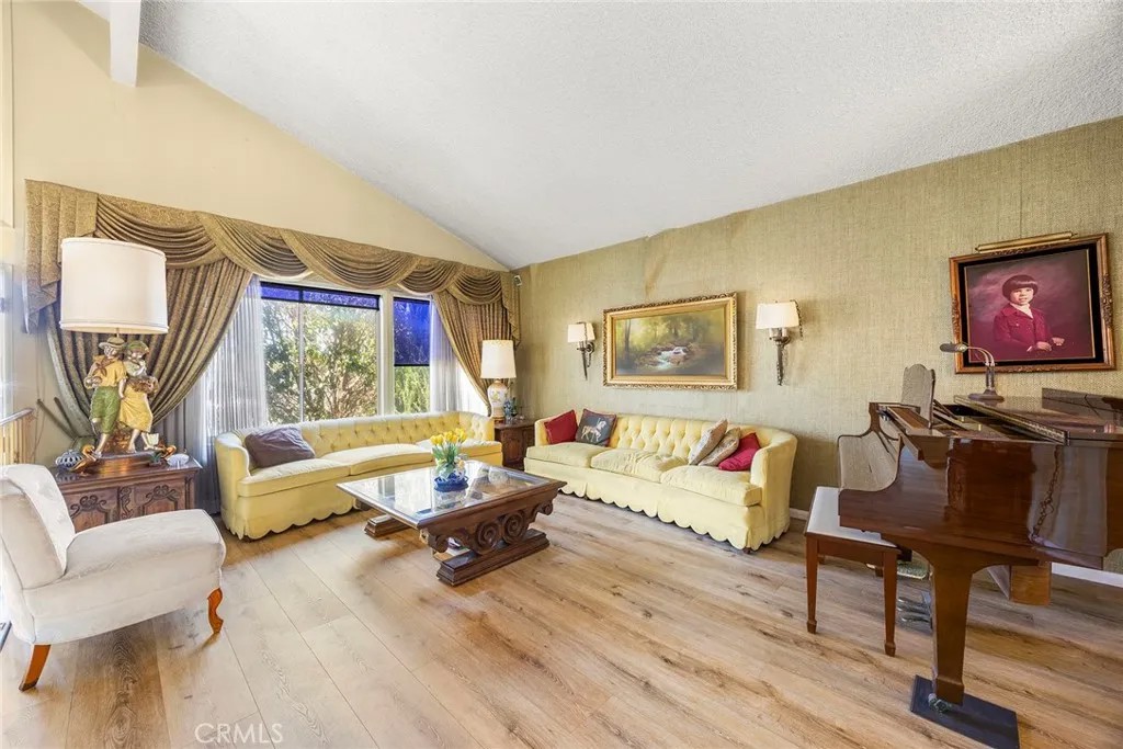 1700 S Carnelian Street
