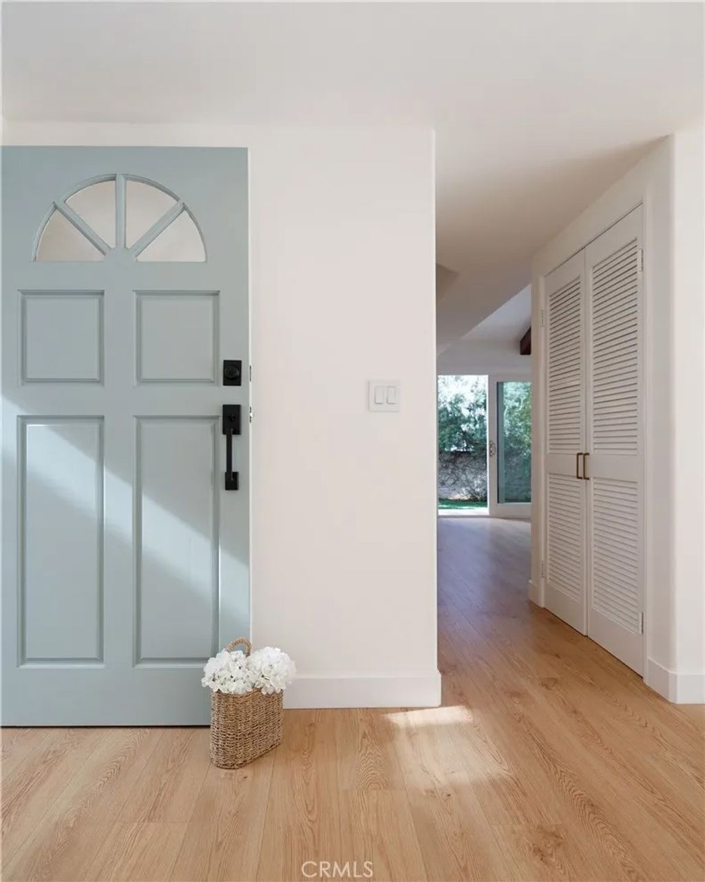 Photo of 1504 N Poinsettia Ave, Manhattan Beach, CA 90266 (MLS # SB26014462)