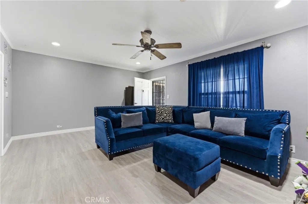 121 E 68th Way