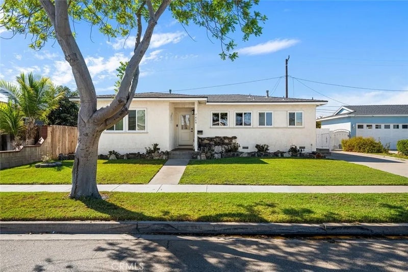 7889 La Casa Way