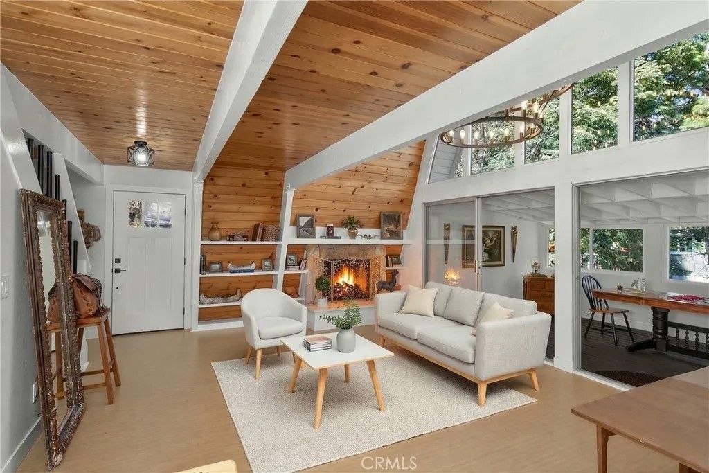 Photo of 26980 Everest Rd, Lake Arrowhead, CA 92317 (MLS # SW26058808)