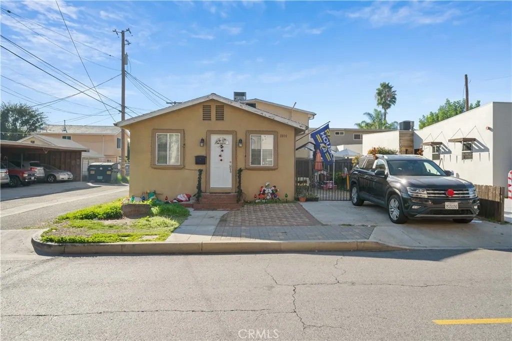 Photo of 2014 Peyton Avenue, Burbank, CA 91504 (MLS # SR25273185)