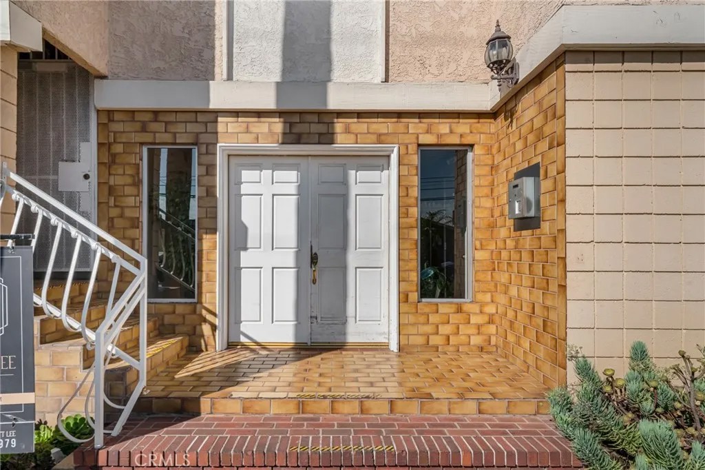 1311 S Grand Avenue 17