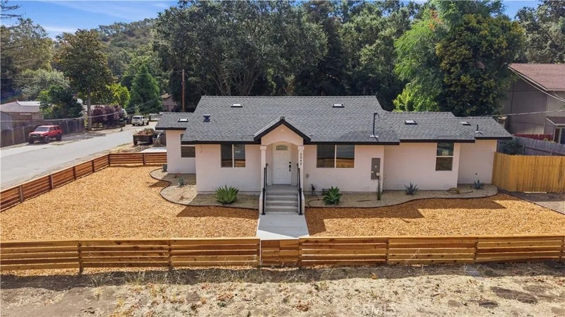 5345 Capistrano
