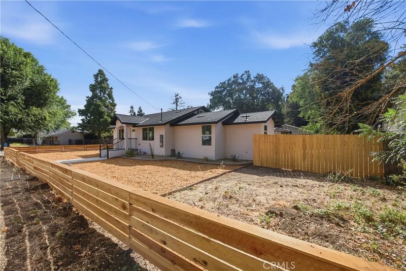 5345 Capistrano