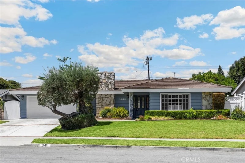 1449 La Canada Drive