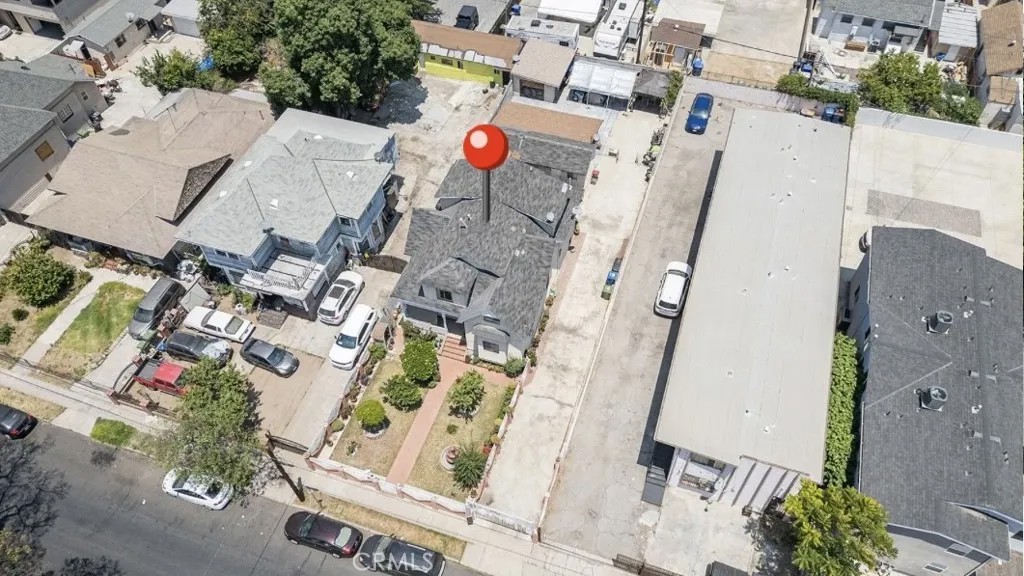 221 E 25th