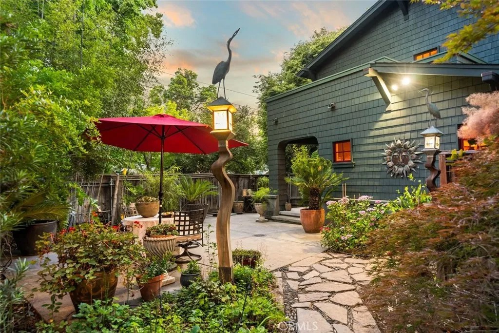 1253 Woodland Avenue
