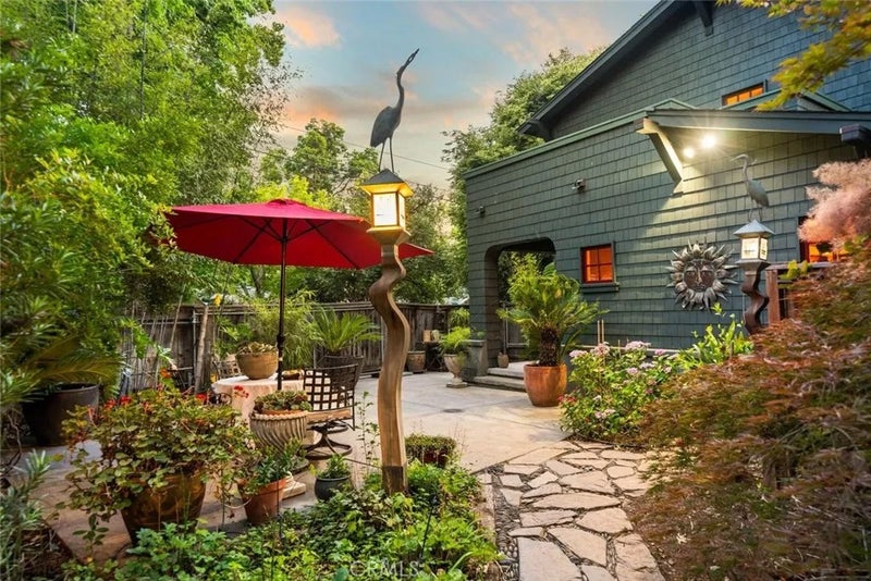 1253 Woodland Avenue