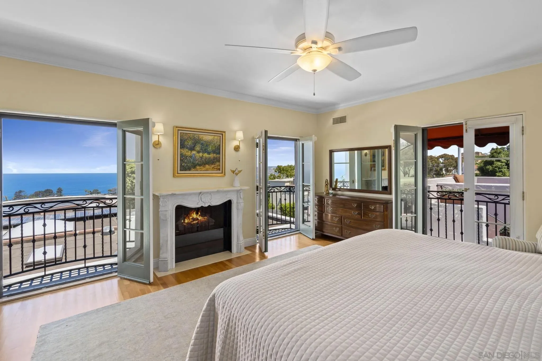 La Jolla, California 92037, United States, 4 Bedrooms Bedrooms, ,6 BathroomsBathrooms,Residential,Active,211759