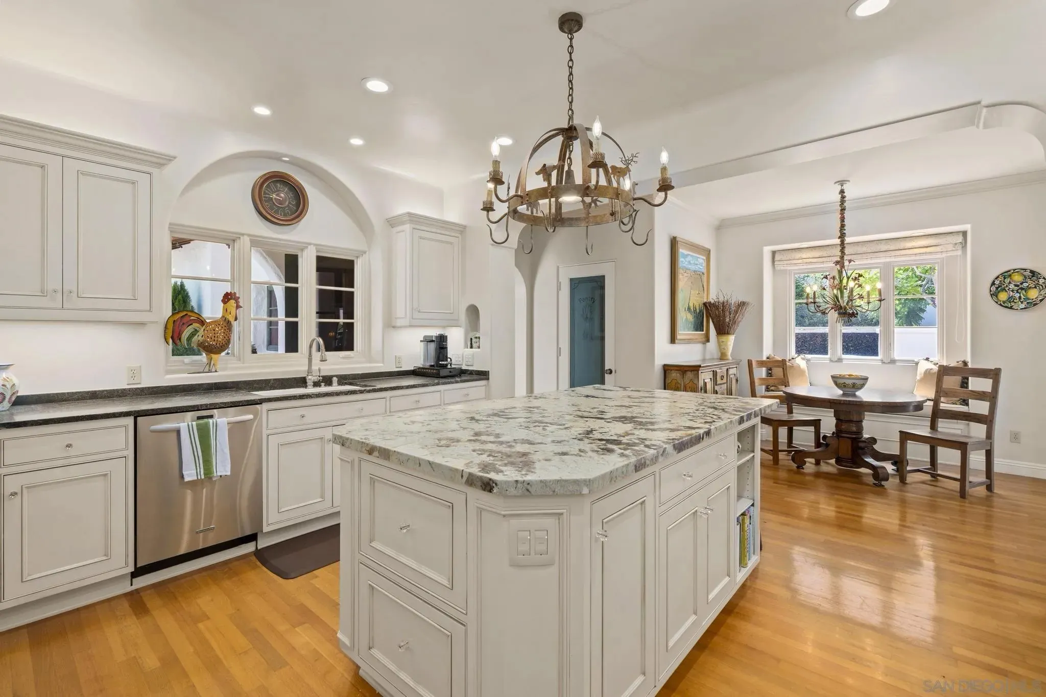 La Jolla, California 92037, United States, 4 Bedrooms Bedrooms, ,6 BathroomsBathrooms,Residential,Active,211759