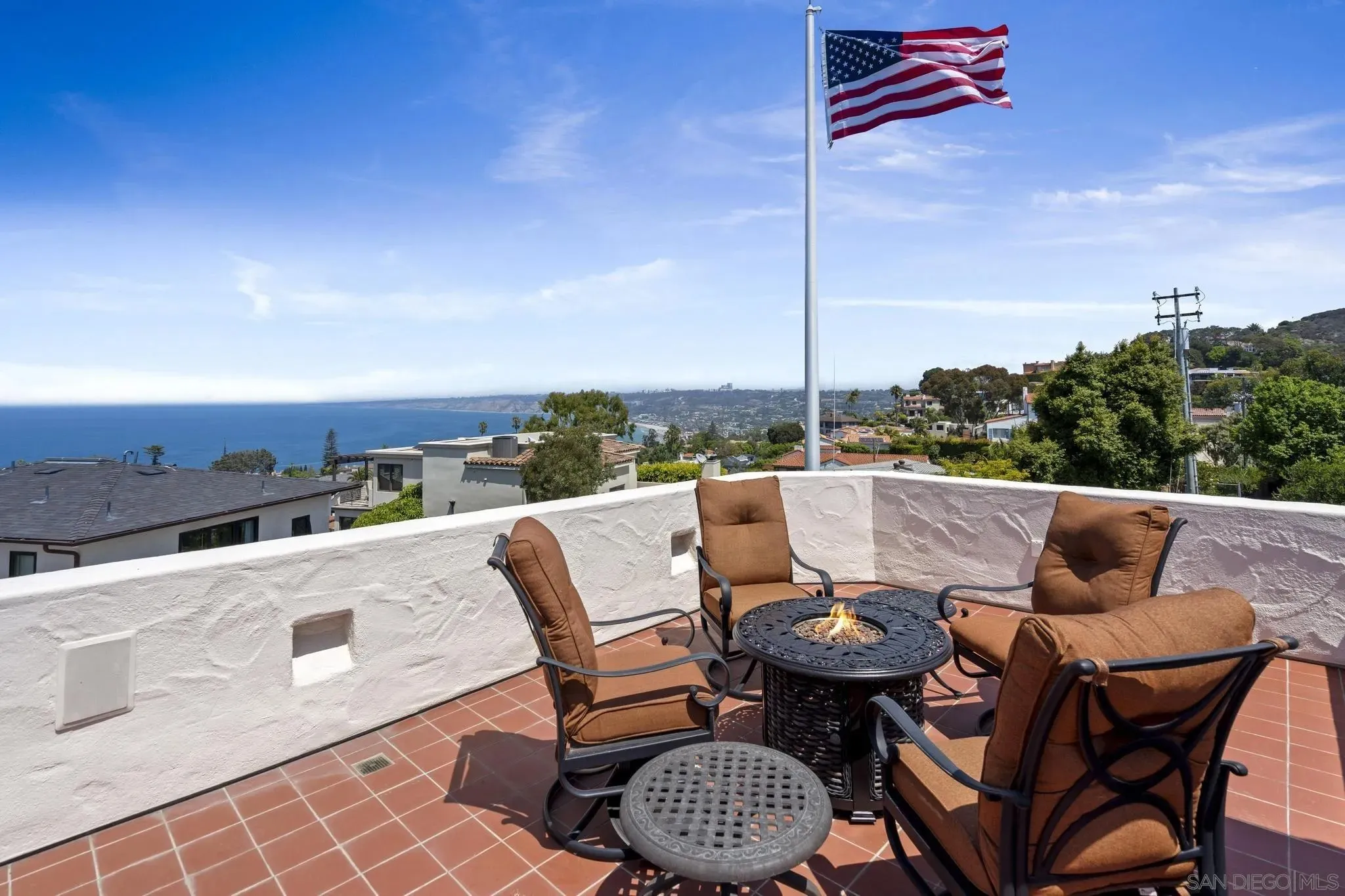 La Jolla, California 92037, United States, 4 Bedrooms Bedrooms, ,6 BathroomsBathrooms,Residential,Active,211759