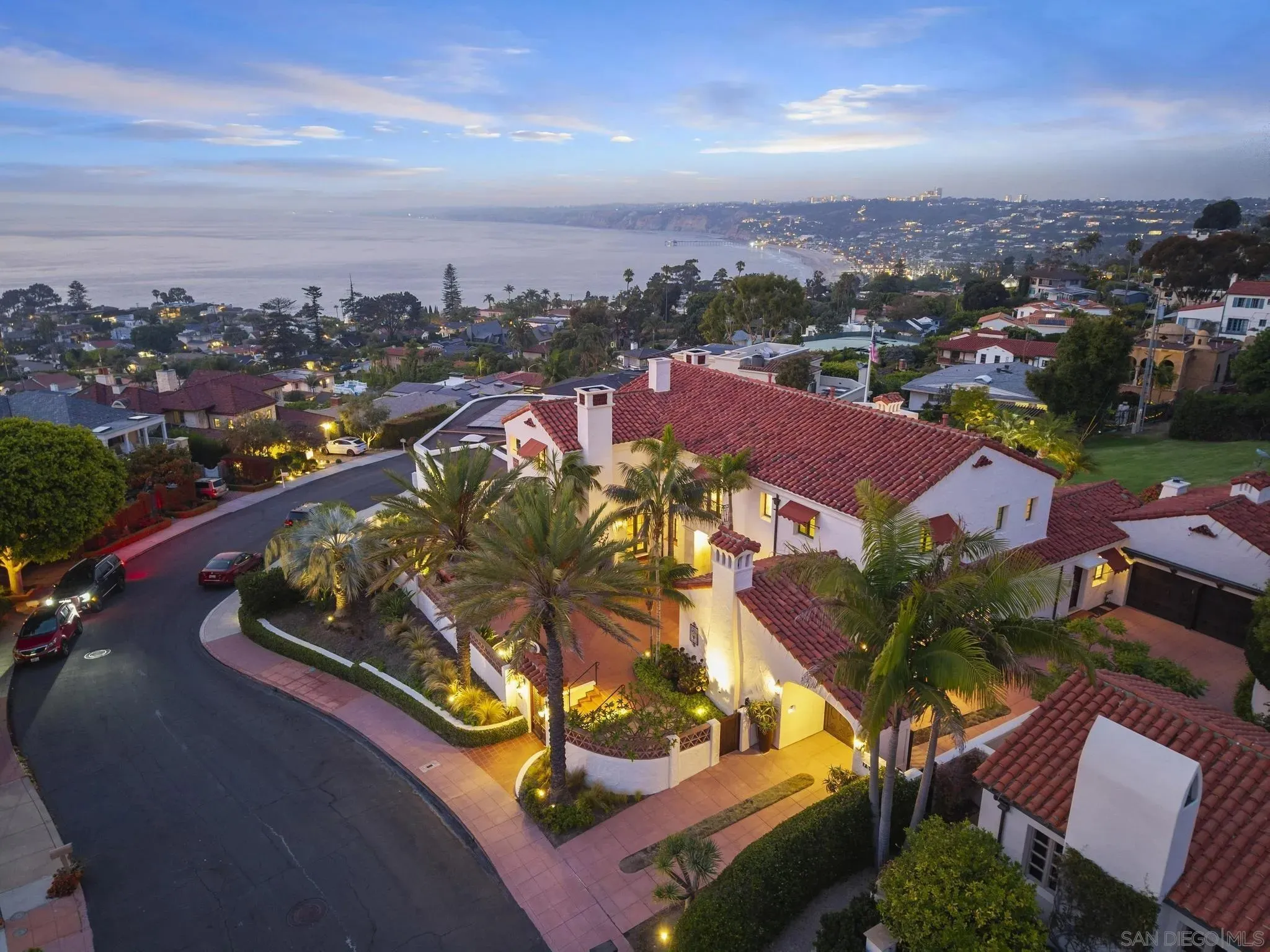 La Jolla, California 92037, United States, 4 Bedrooms Bedrooms, ,6 BathroomsBathrooms,Residential,Active,211759