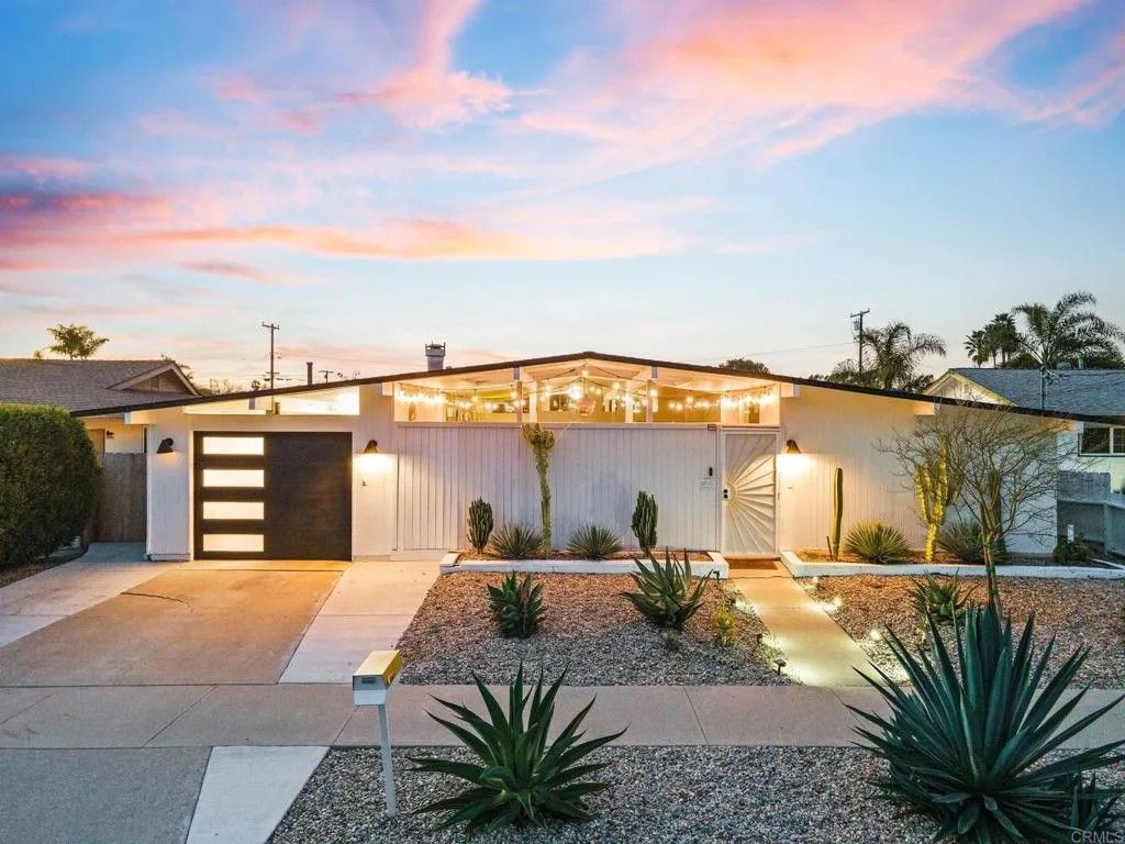 Photo of 3430 Las Vegas Drive, Oceanside, CA 92054 (MLS # NDP2601005)