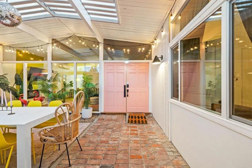 Photo of 3430 Las Vegas Drive, Oceanside, CA 92054 (MLS # NDP2601005)