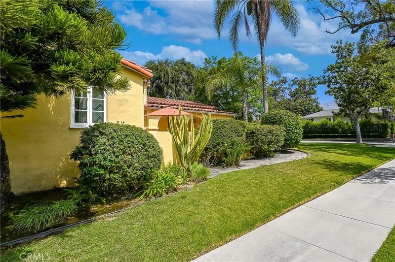 1102 Olmsted Drive