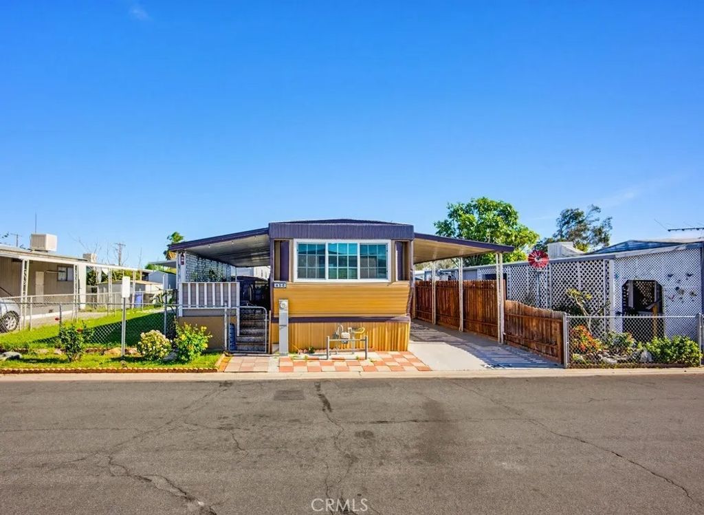 Photo of 17333 Valley Blvd #45E, Fontana, CA 92335 (MLS # PW26008008)