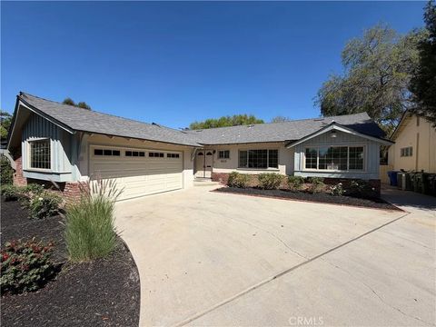 Photo of 8828 Collett Ave, North Hills, CA 91343 (MLS # SR26042814)
