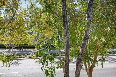 Tiny photo for 24120 Victoria Ln #47, Valencia, CA 91355 (MLS # SR25251236)