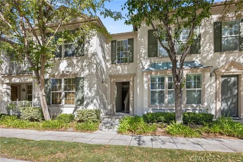 Photo of 24120 Victoria Ln #47, Valencia, CA 91355 (MLS # SR25251236)