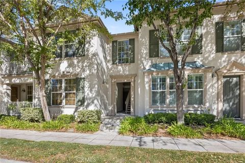 Photo of 24120 Victoria Ln #47, Valencia, CA 91355 (MLS # SR25251236)