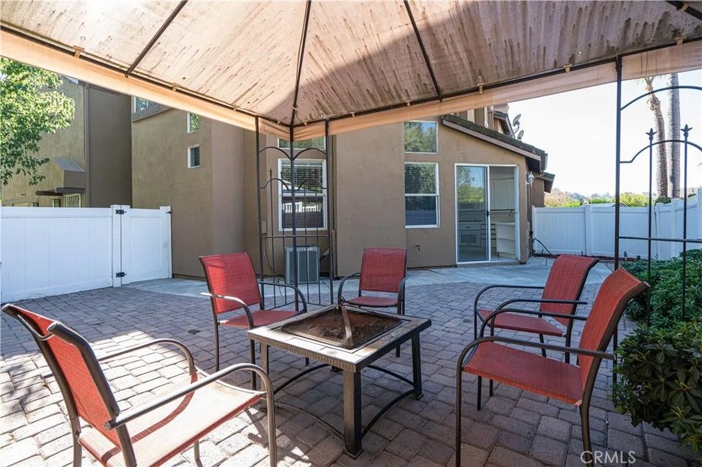 Photo of 1004 S Country Glen, Anaheim, CA 92808 (MLS # OC26012817)