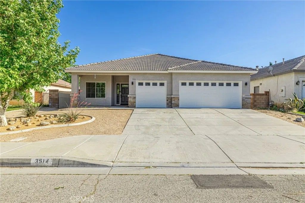 Photo of 3514 W Avenue J4, Lancaster, CA 93536 (MLS # SW26098489)