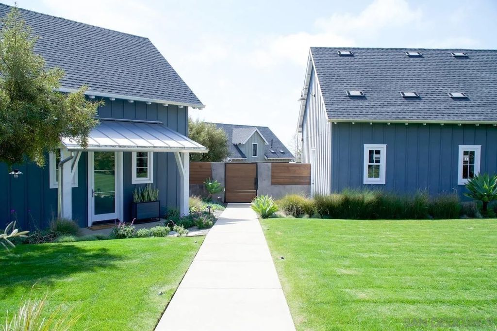 Photo of 1245 Canton Ct, Encinitas, CA 92024 (MLS # 250040191)